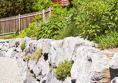 Gartengestaltung mit Natursteinen 